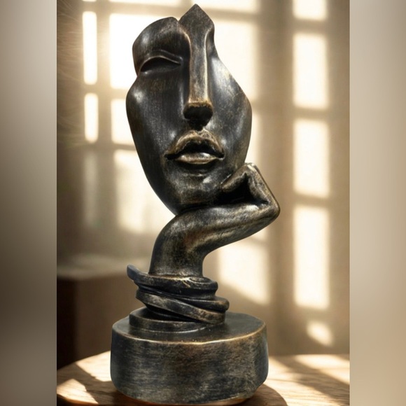 Abstract Bronze Sculpture Look at Me Now - Picture 4 of 4